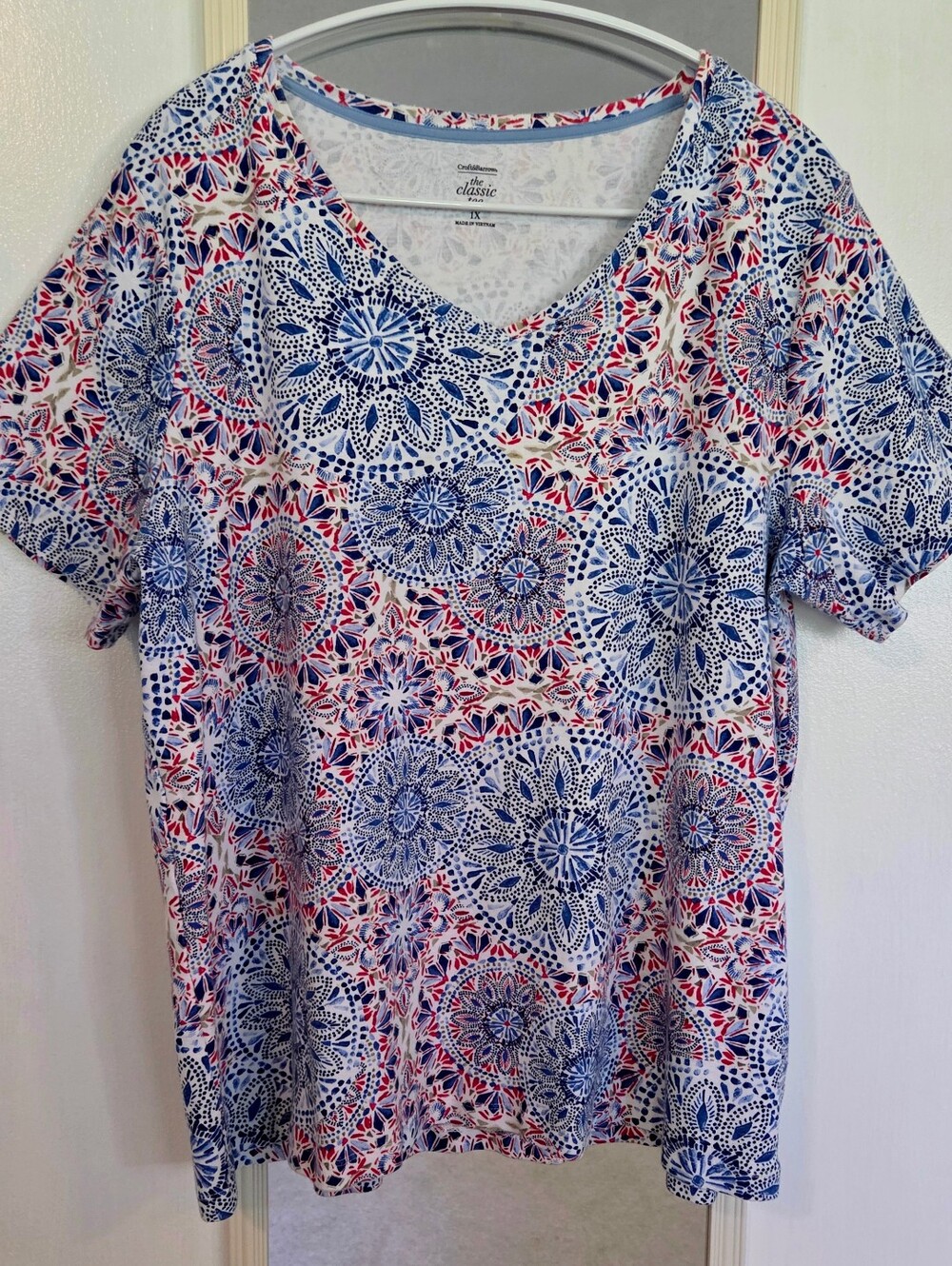 Croft & Barrow Blue And Red Medallion Women's Tee Plus Size 1x